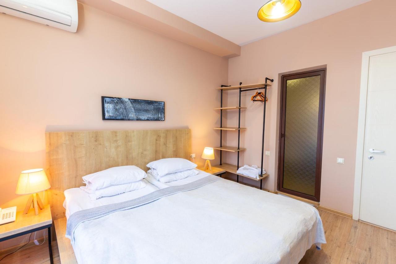 Hotel N16 Μπατούμι Εξωτερικό φωτογραφία